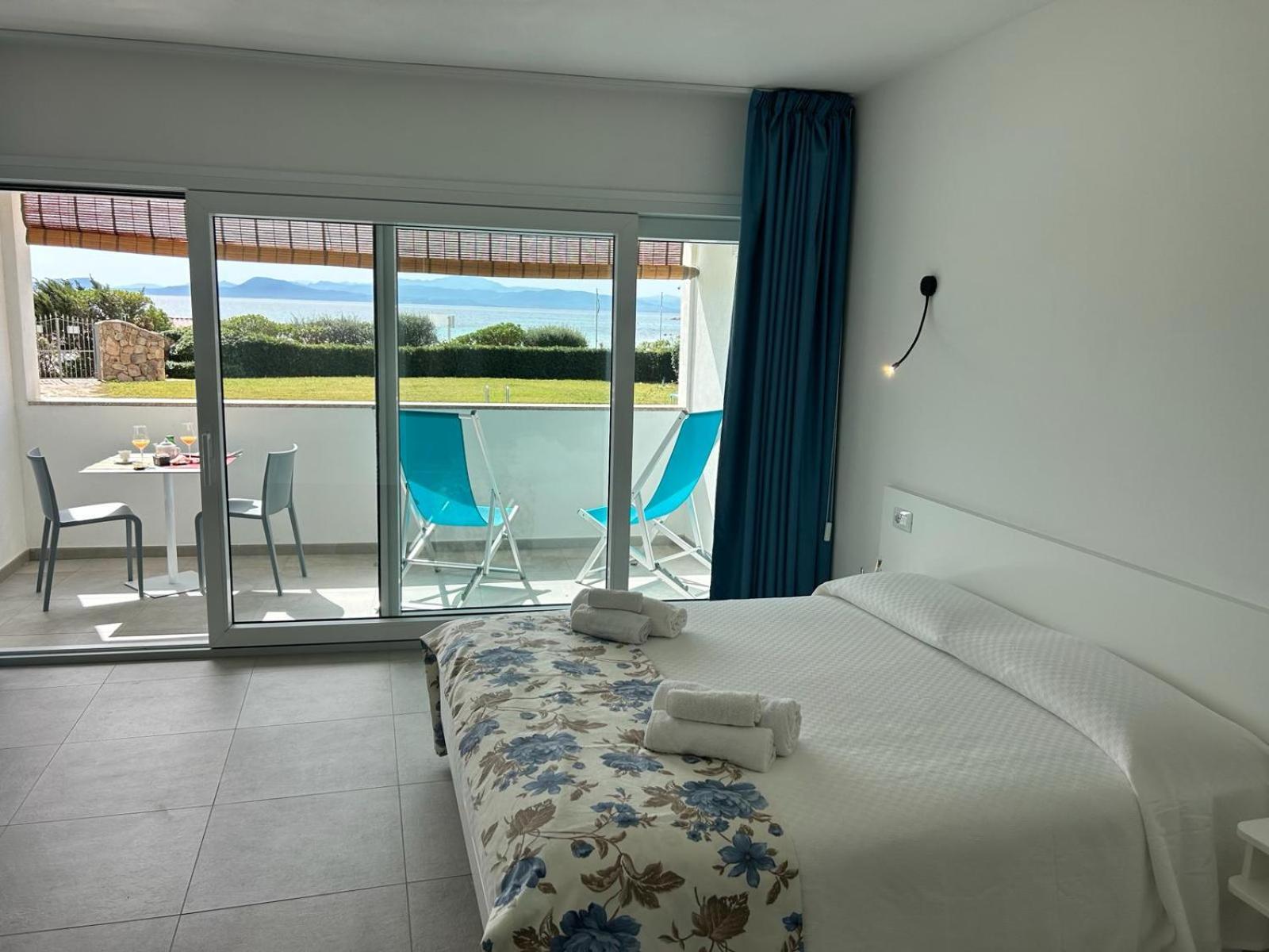 Rooms, Affittacamere Maksim Golfo Aranci Exterior foto